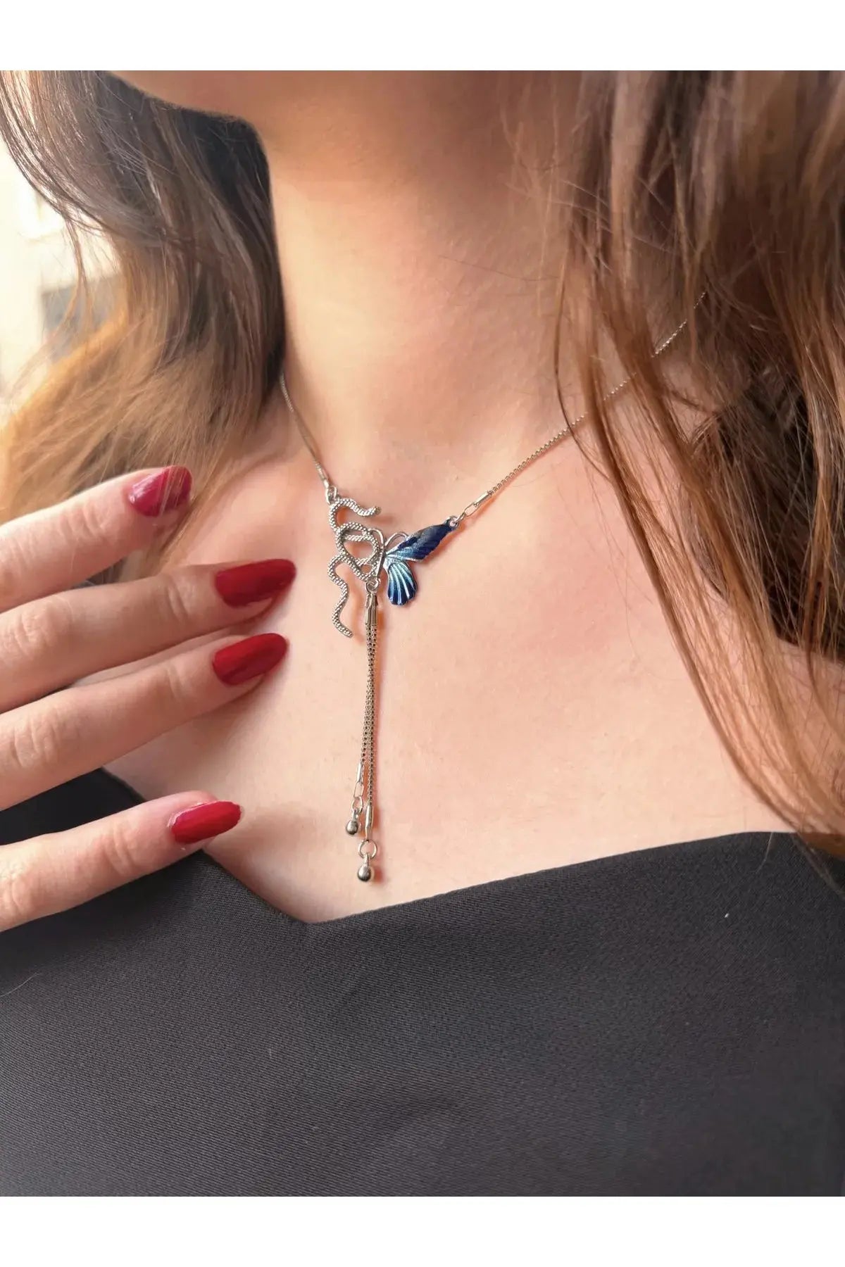 Sallantılı Yılan Kelebek Kolye