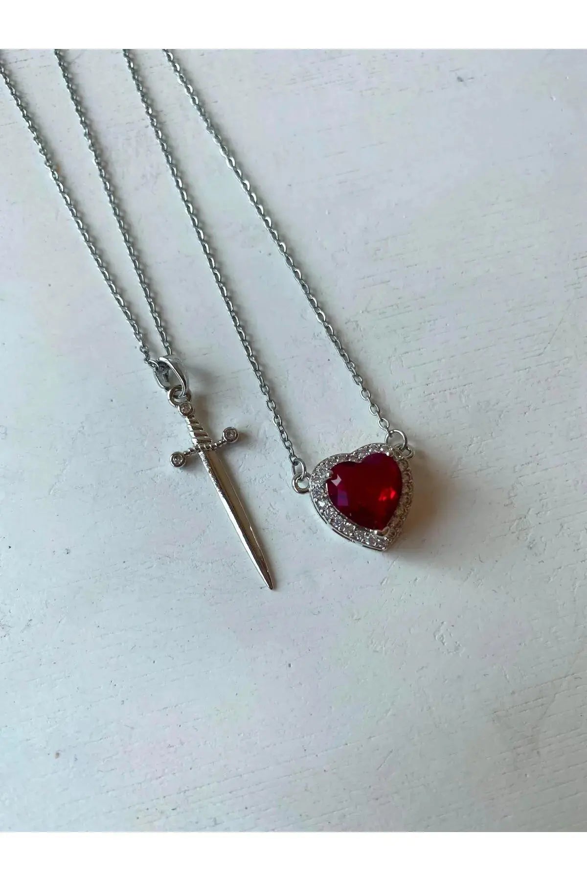 Kalp ve Kılıç Sevgili Kolyesi