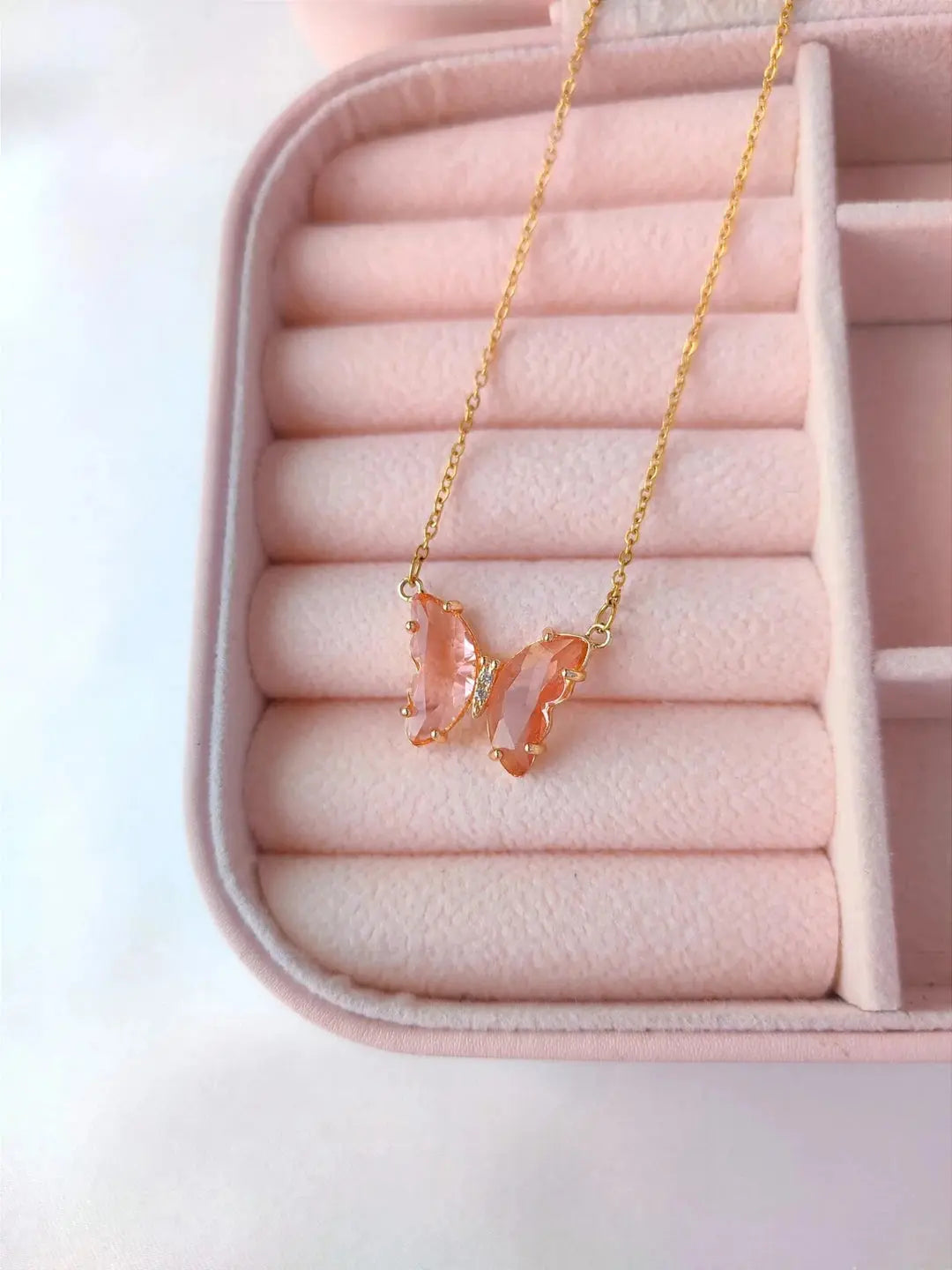 Kristal Cam Kelebek Kolye