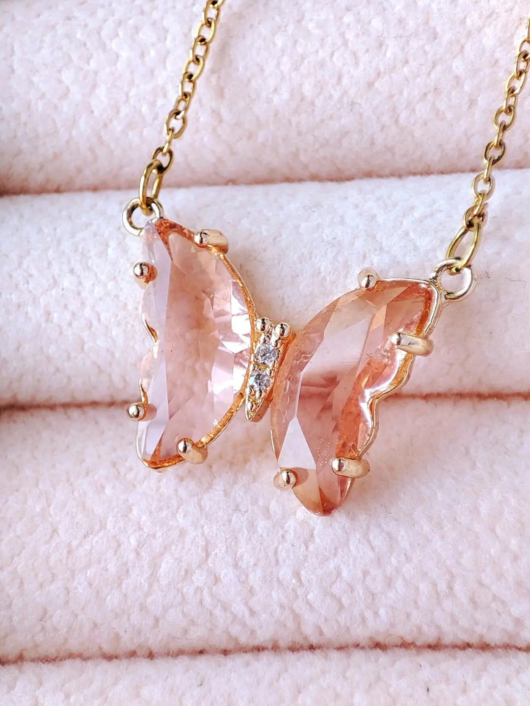 Kristal Cam Kelebek Kolye