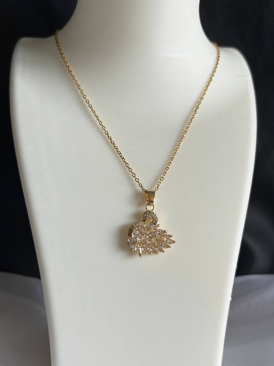 MNDStore™ Kuğu Kolye