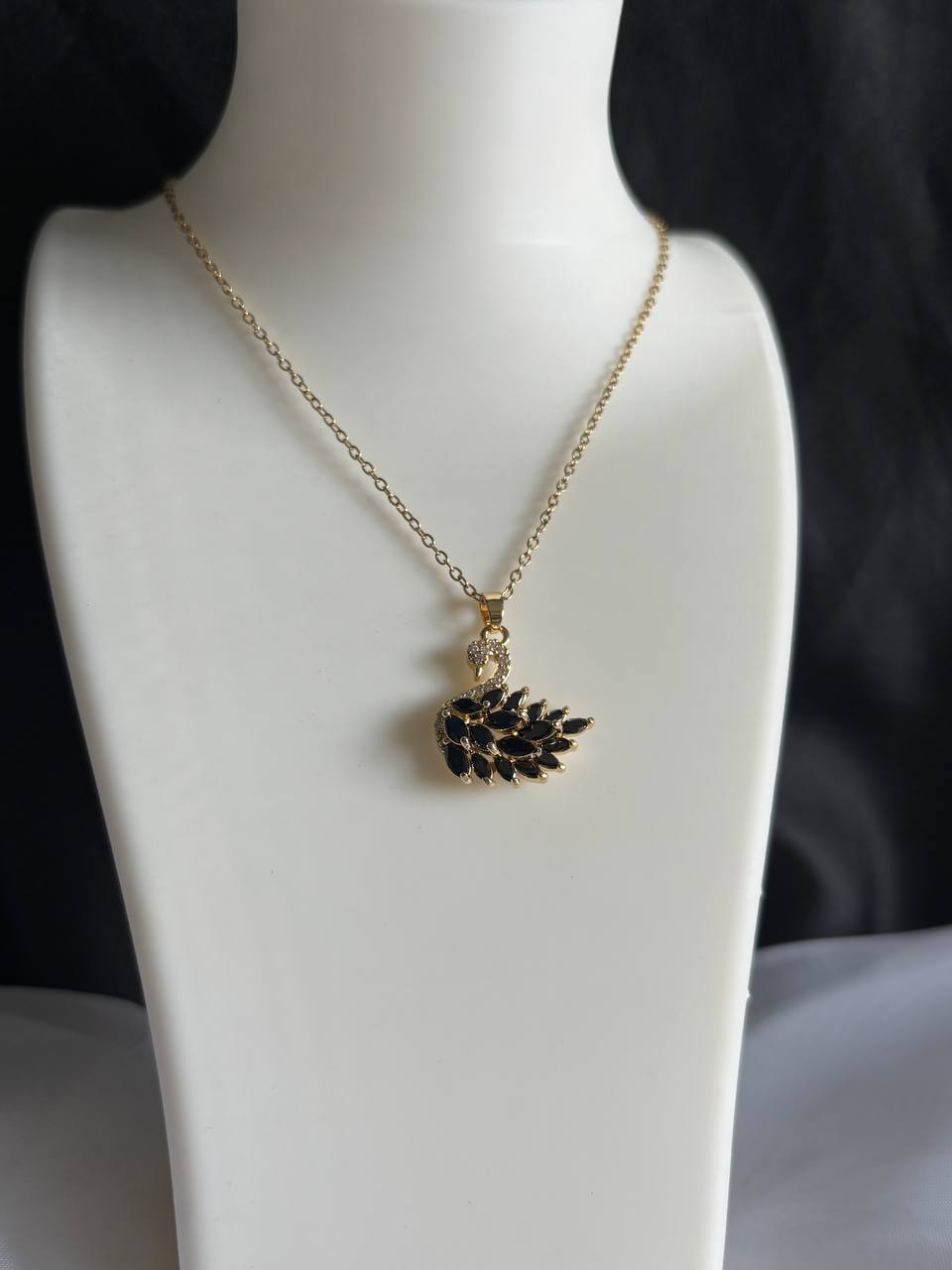 MNDStore™ Kuğu Kolye