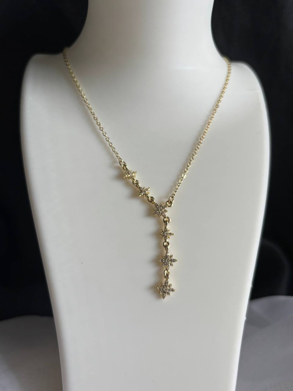 MNDStore™ Kayan Yıldızlı Y Kolye