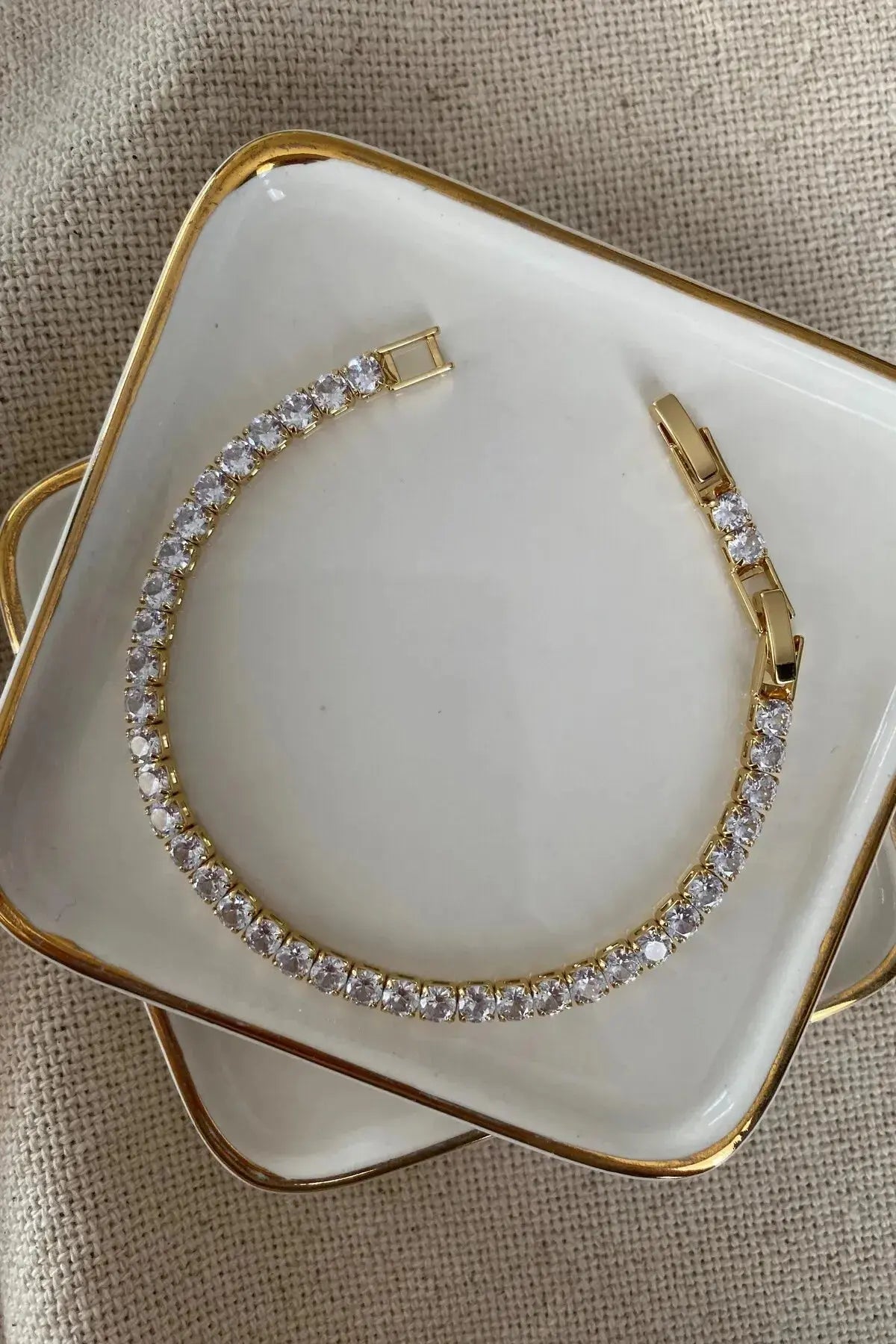 Kare Kesim Su Yolu Bileklik