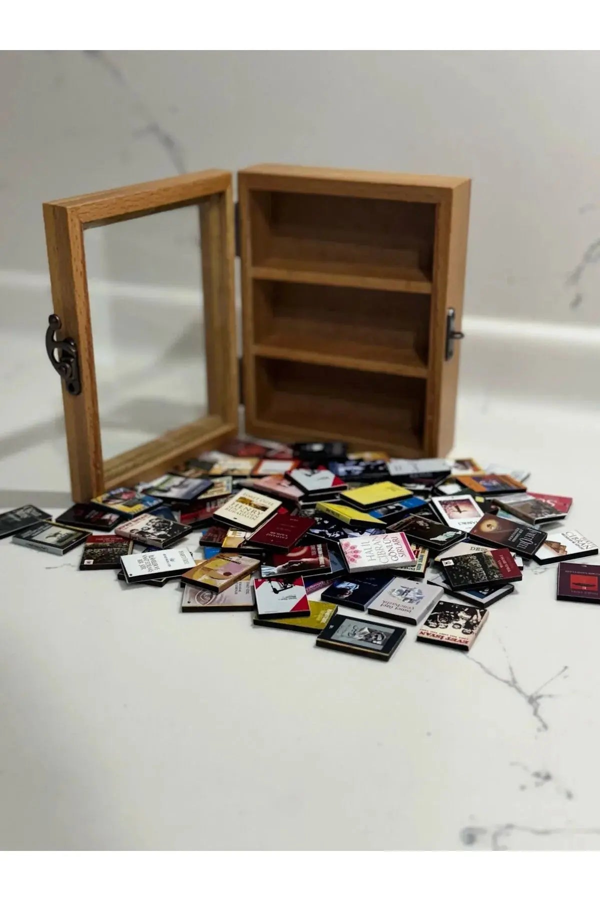 Ahşap Mini Kitaplık I Anksiyete Stres Giderici I 100 Adet Mini Kitap