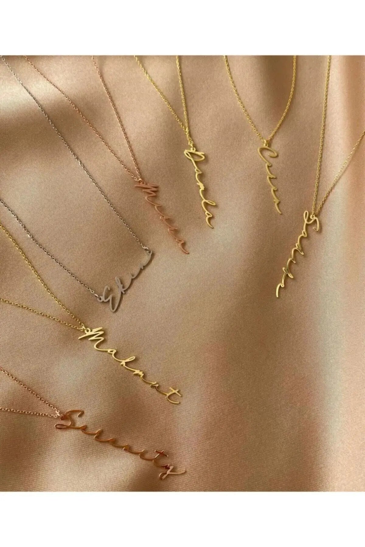 Kişiye Özel El Yazılı Dikey İsimli Kolye