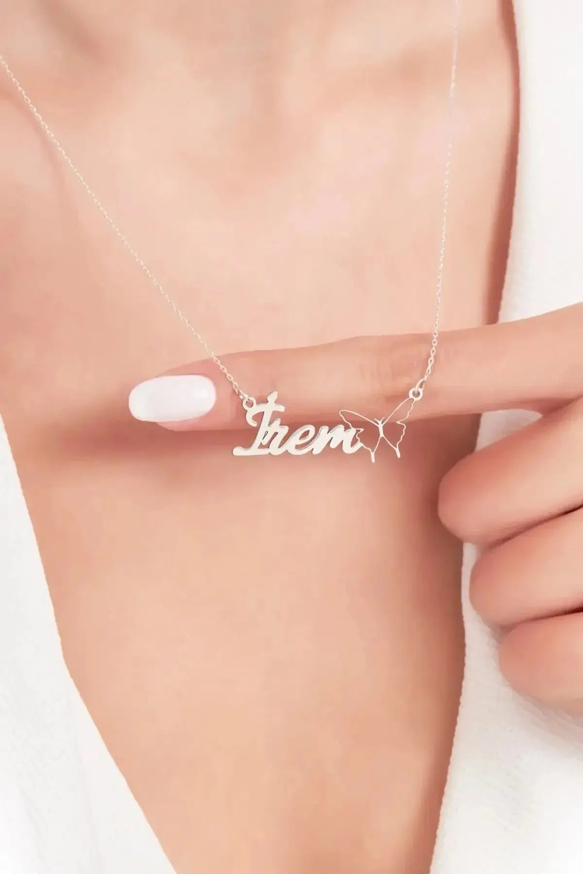 Kelebek Tasarımlı Kişiye Özel İsimli Kolye