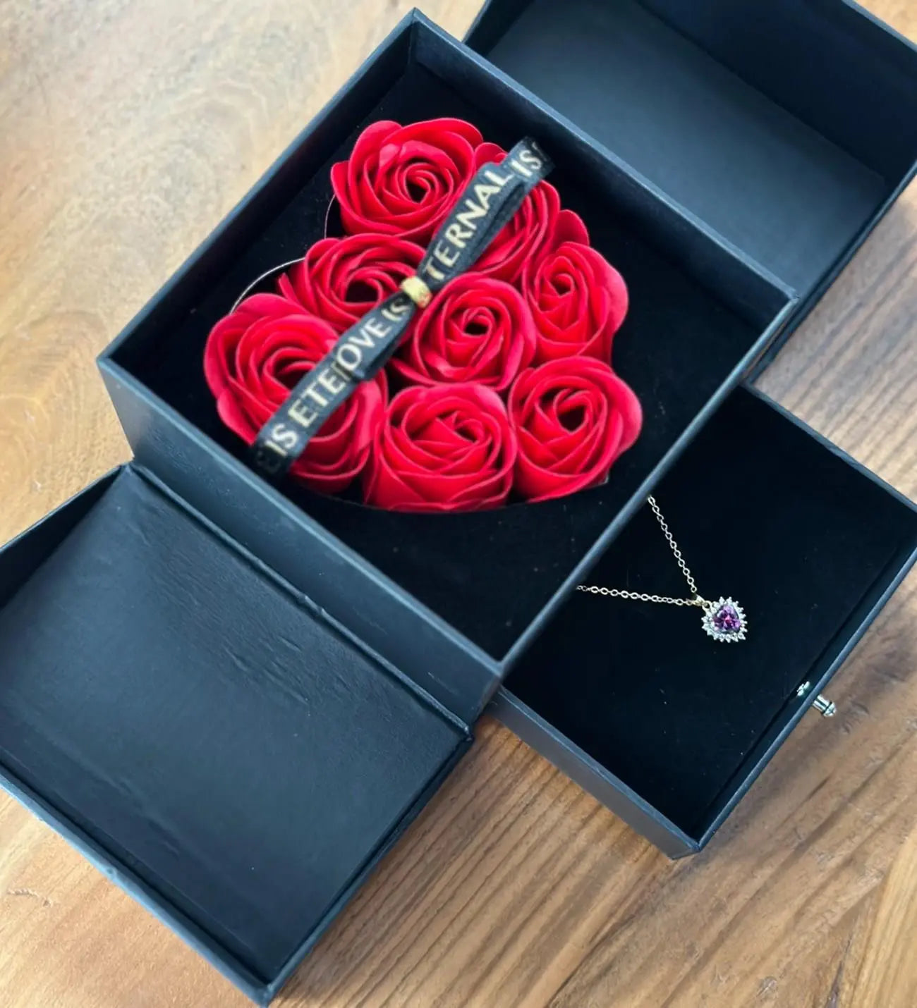 Kalpli Gül Takı Kutusu